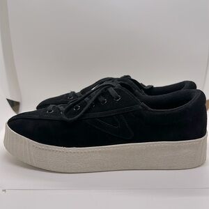 Tretorn Women’s Black Suede Sneakers. Size 9.5